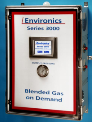De Environics® Series 3000 Gas Blending - Gas Delivery System biedt: on-site gas mengen van 100% pure bulkgassen en is geconfigureerd om een oplossing te bieden voor het gebruik van kostbare voorgemengde cilinders van gas.